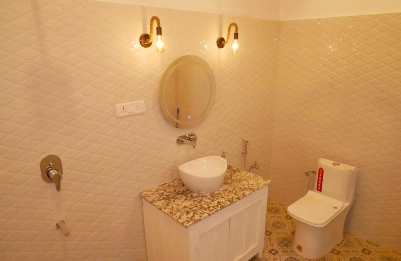 Janki Kunj Varanasi- 3 Room Home Exterior photo